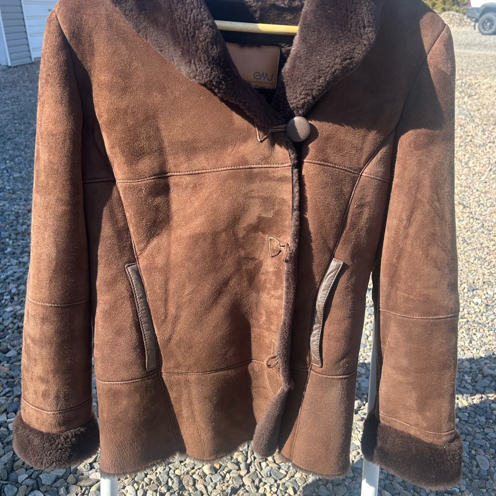 EMU Australian chocolate brown real shearling suede women’s toggle coat L
